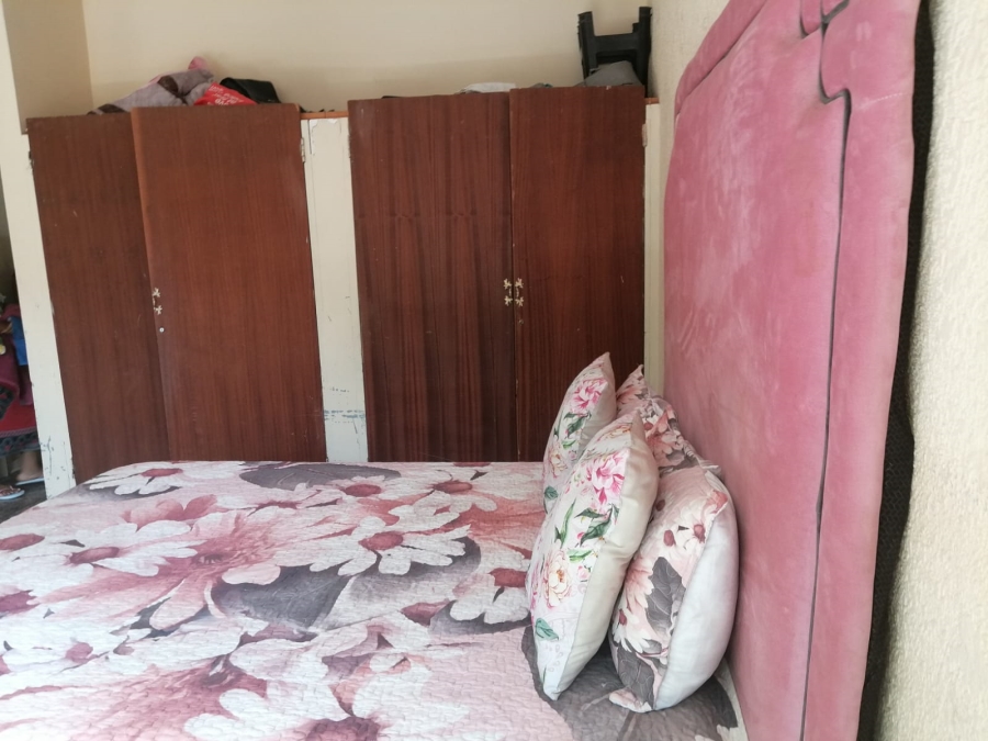 6 Bedroom Property for Sale in Geelhoutpark North West